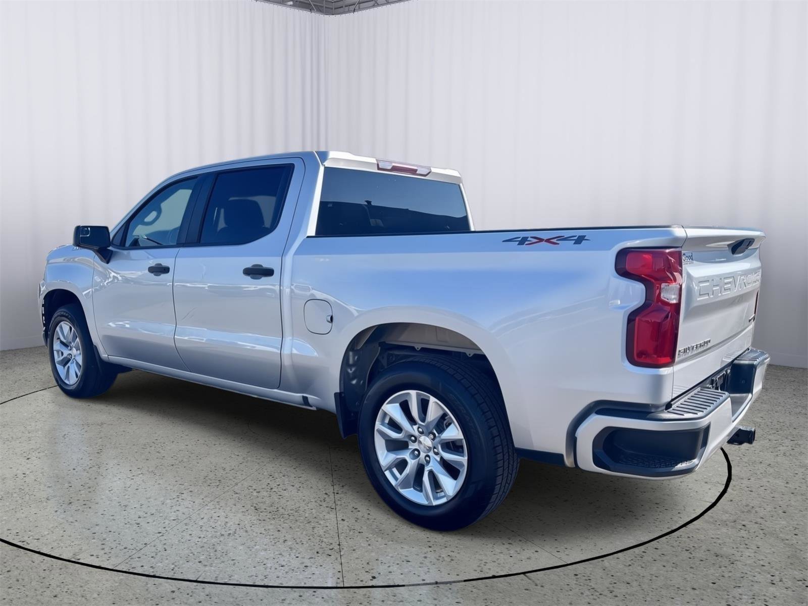 Used 2020 Chevrolet Silverado 1500 Custom w/ Custom Value Package AWD/4WD image 10