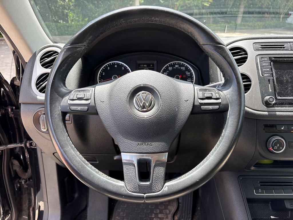 Used 2017 Volkswagen Tiguan S FWD image 17