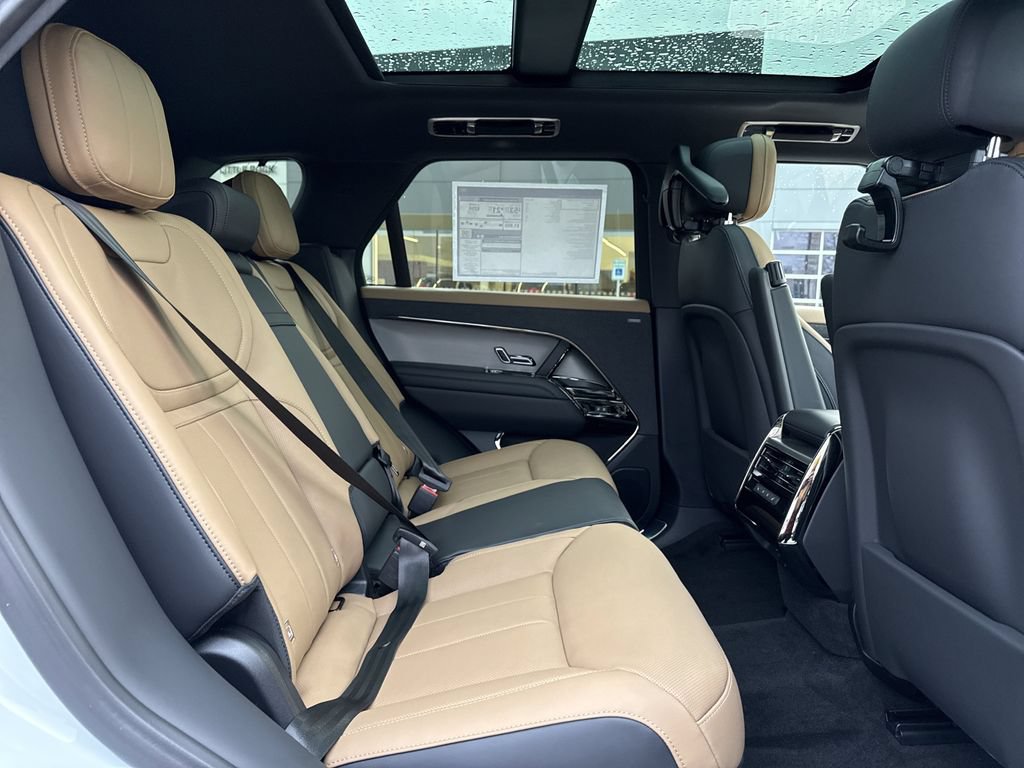 New 2025 Land Rover Range Rover Sport Dynamic SE AWD/4WD image 14