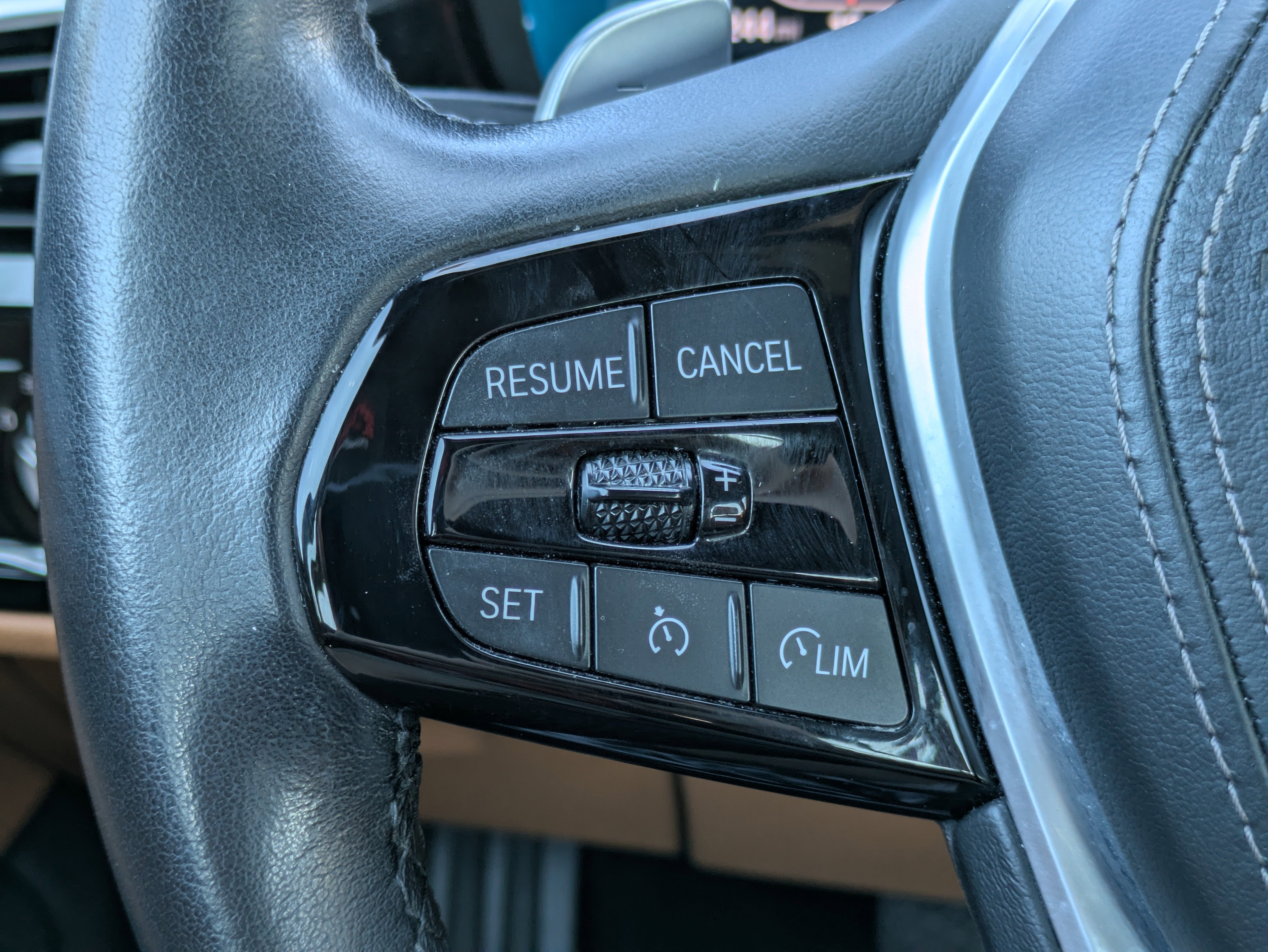 Used 2022 BMW 540i 540i w/ Convenience Package image 27