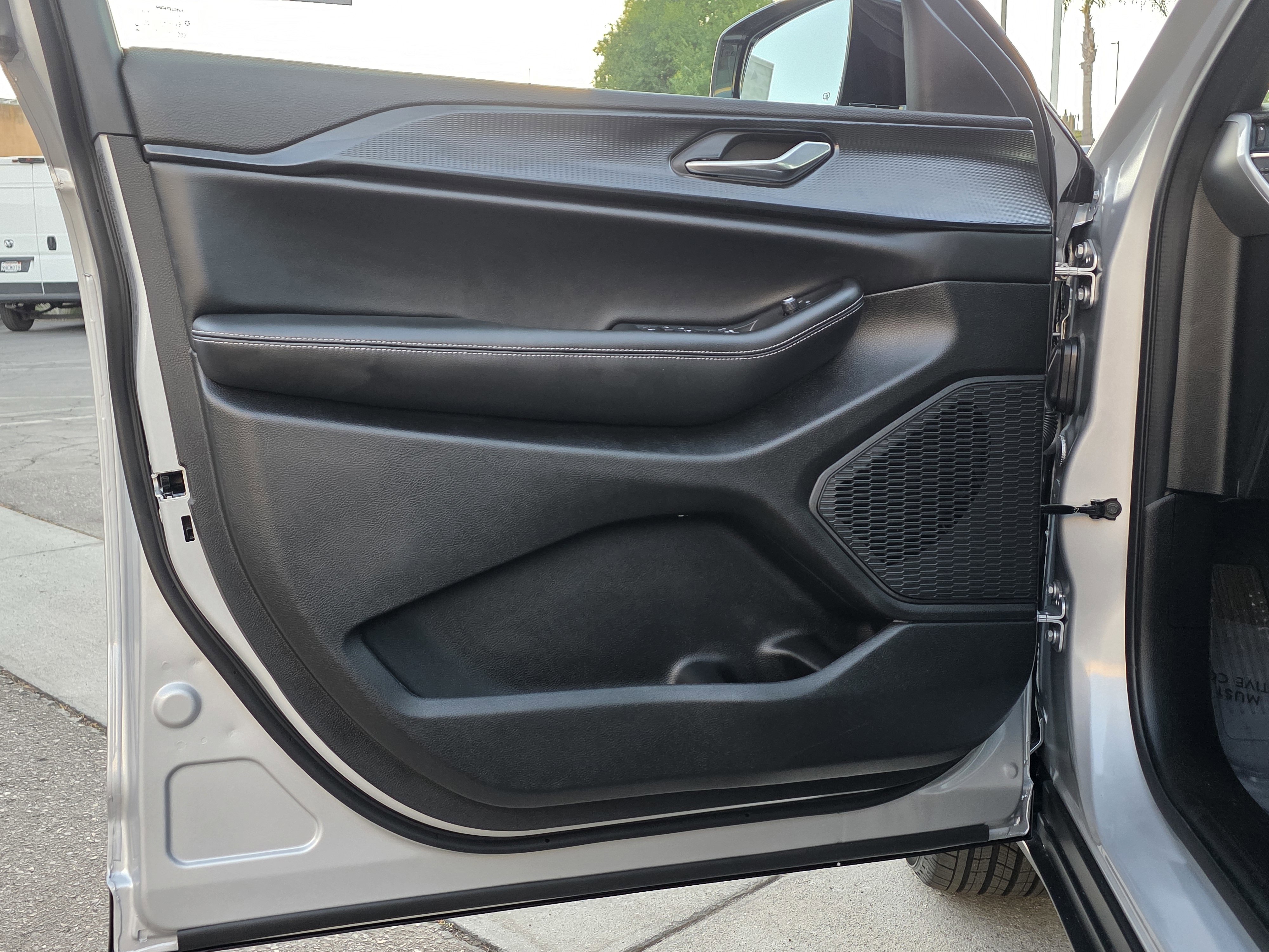 New 2025 Jeep Grand Cherokee Altitude RWD image 11