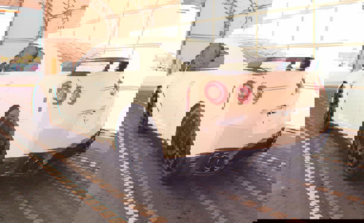 Used 2015 Nissan GT-R Premium image 5