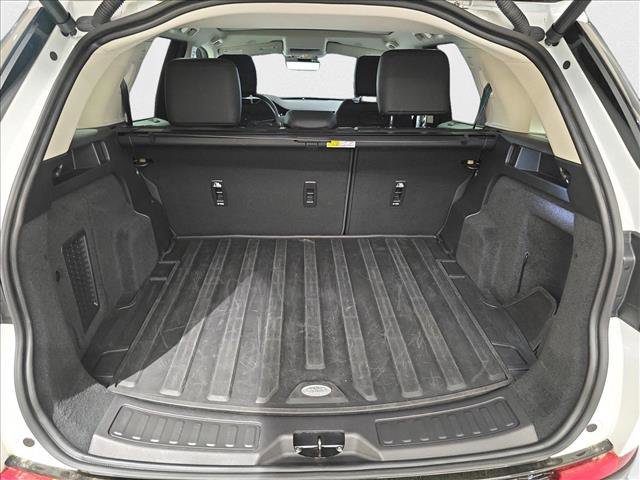 Used 2024 Land Rover Discovery Sport S image 12