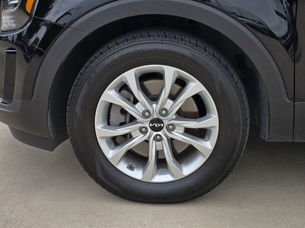 Certified 2022 Kia Telluride LX image 17