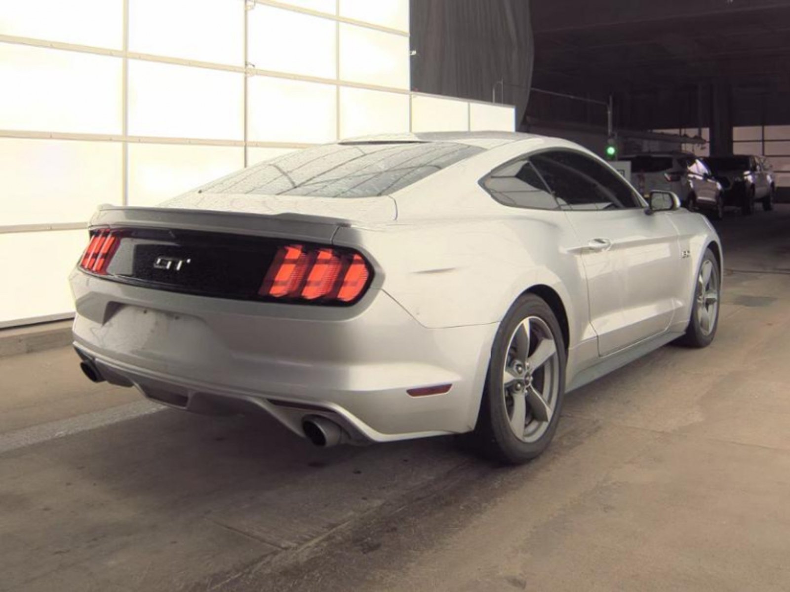 Used 2015 Ford Mustang GT RWD image 5