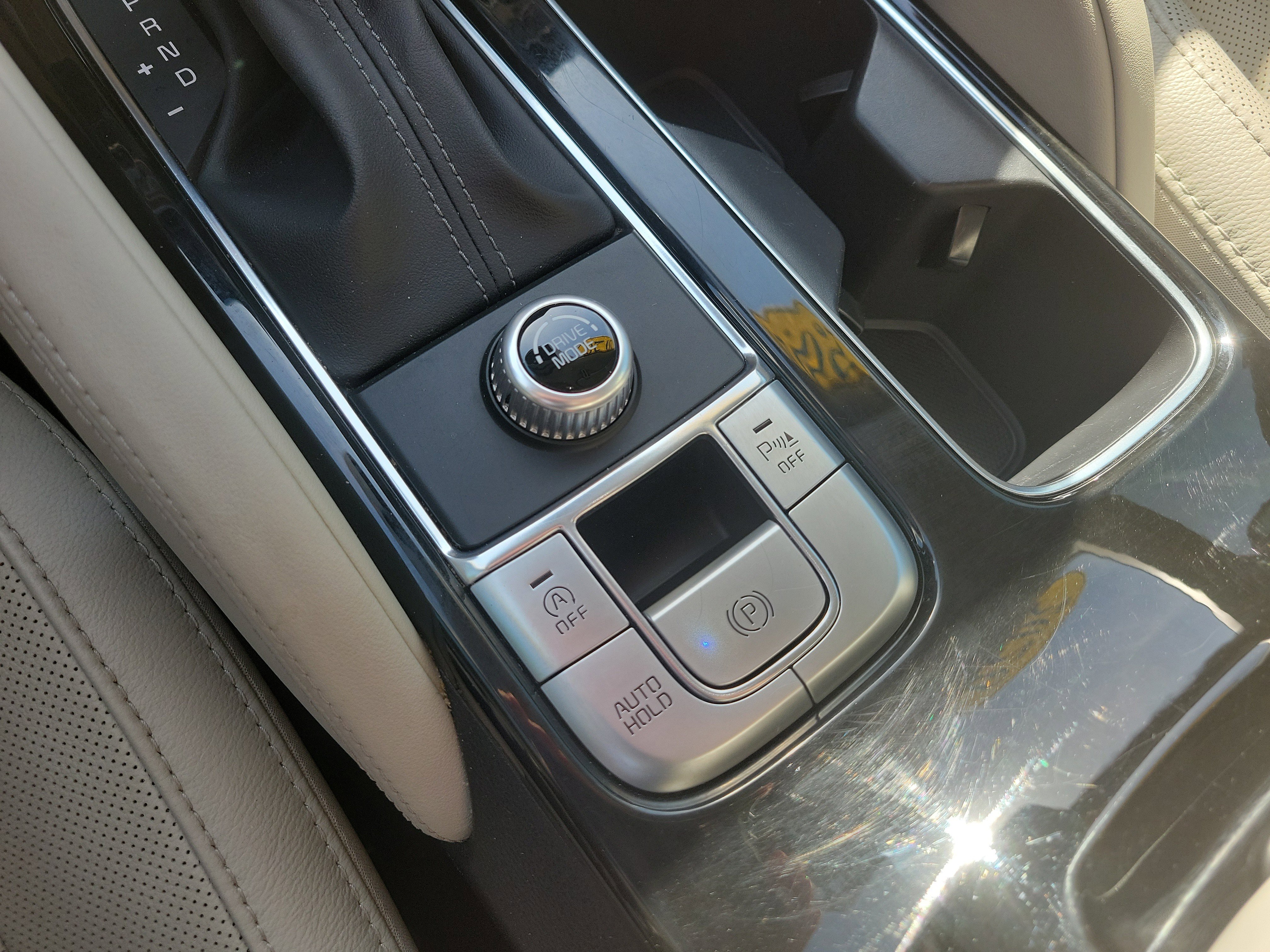 Used 2020 Kia Telluride EX w/ EX Premium Package image 40