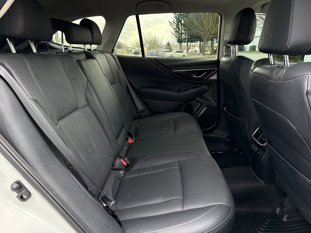 Used 2022 Subaru Outback Limited image 12