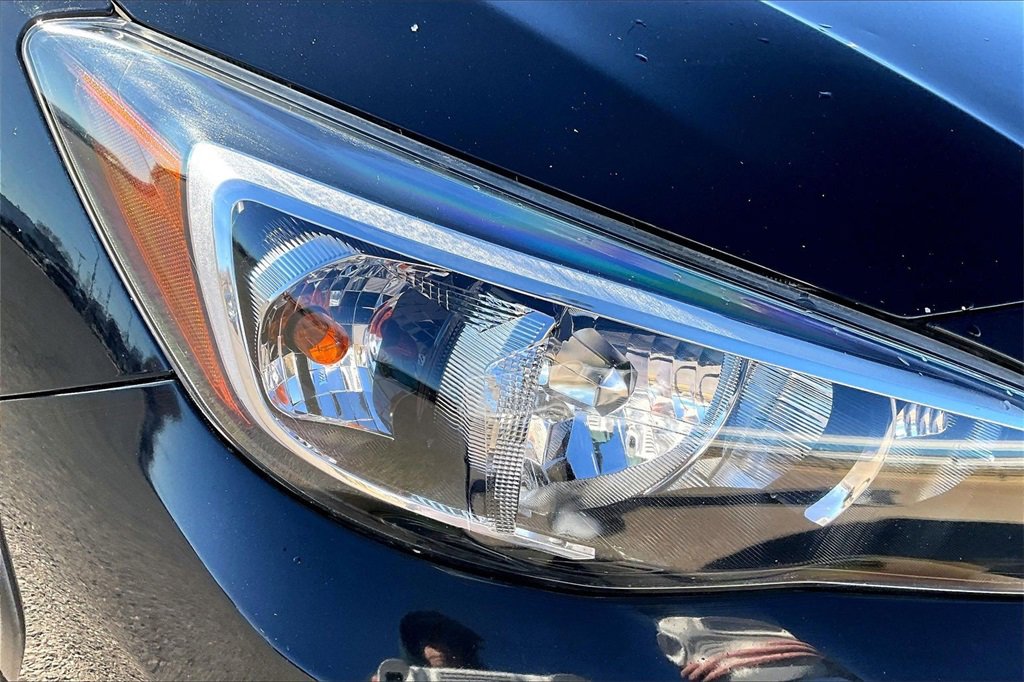 Used 2018 Subaru Crosstrek 2.0i Premium w/ Eyesight System image 23