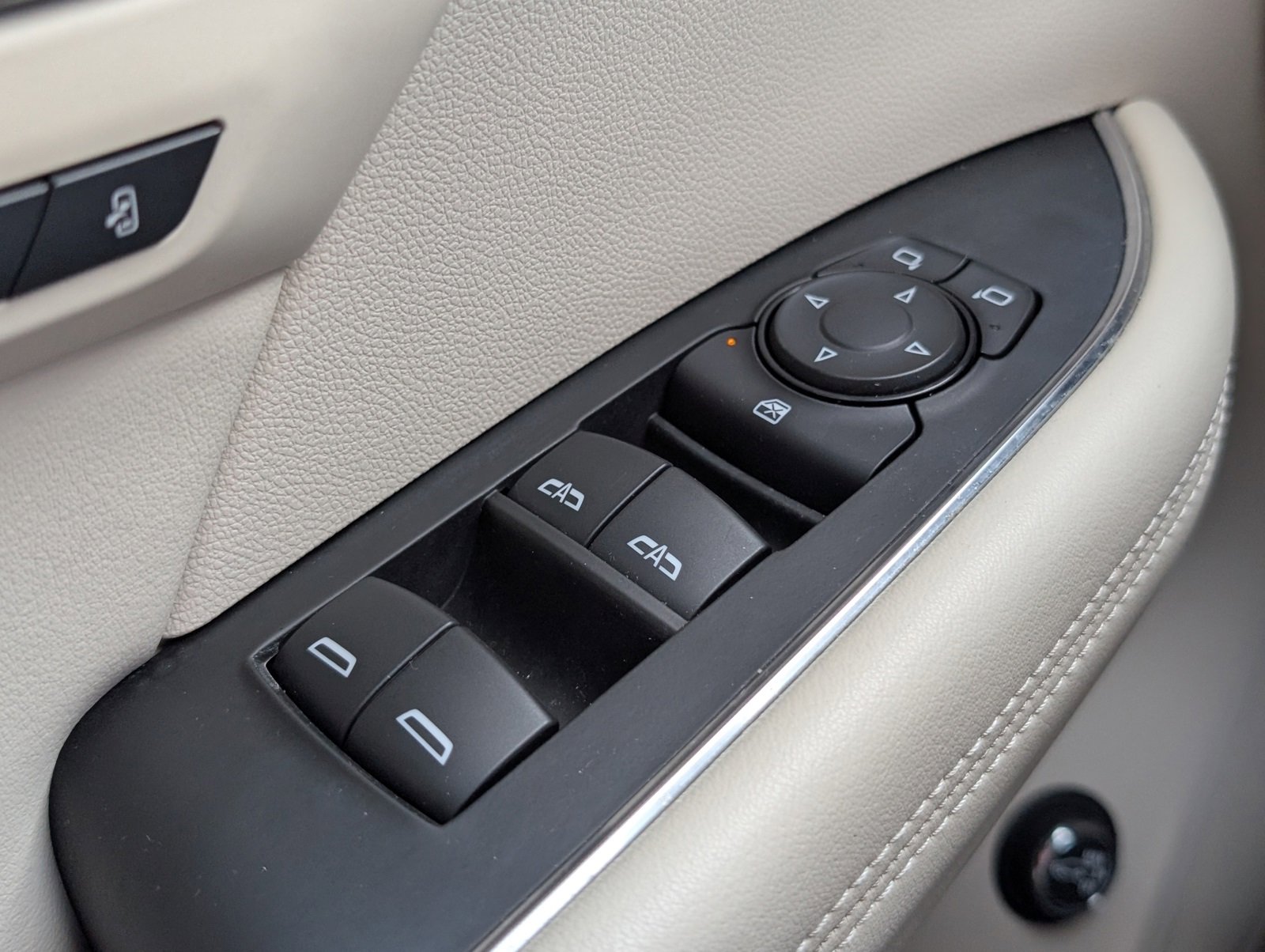 Used 2021 Buick Envision Essence image 33