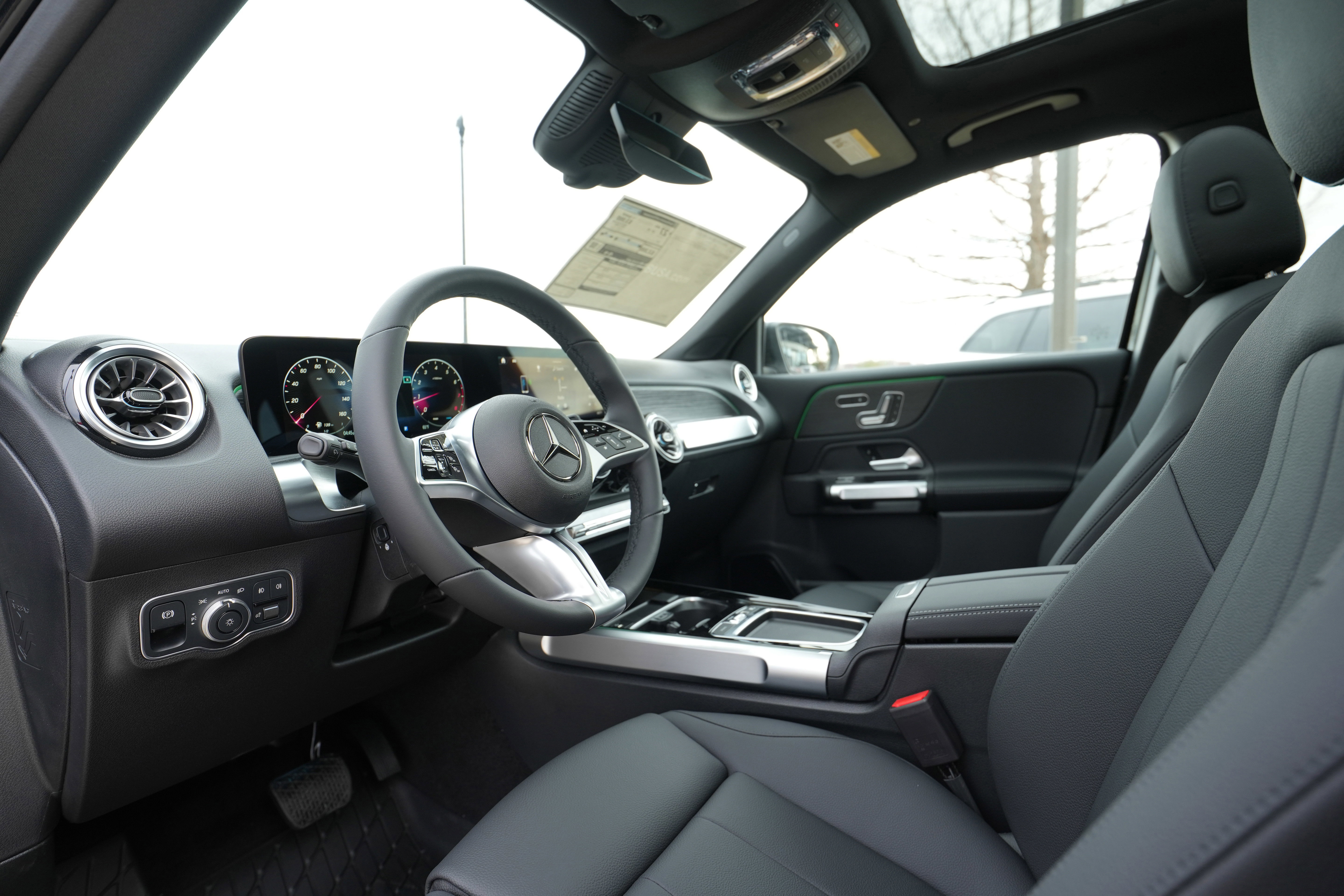 New 2026 Mercedes-Benz GLB 250 4MATIC image 37