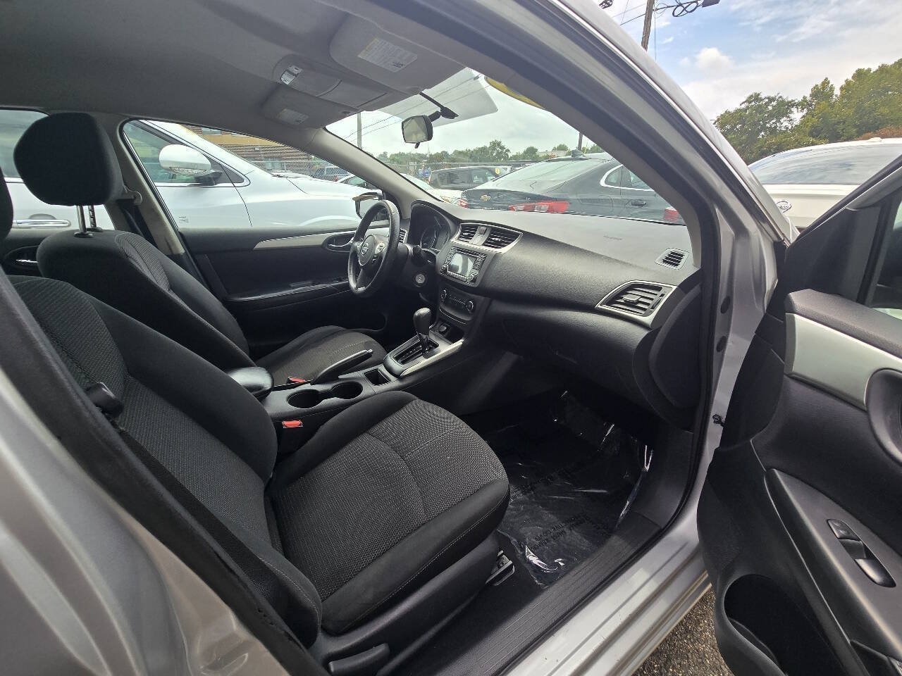 Used 2018 Nissan Sentra S FWD image 17