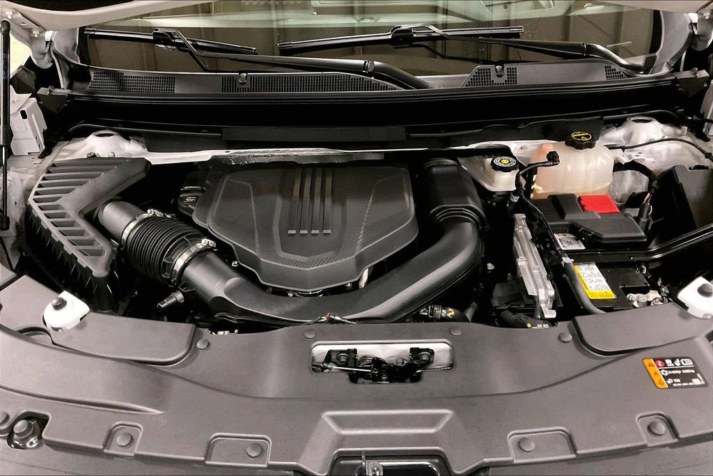 Used 2024 GMC Acadia Denali w/ Super Cruise Package image 10