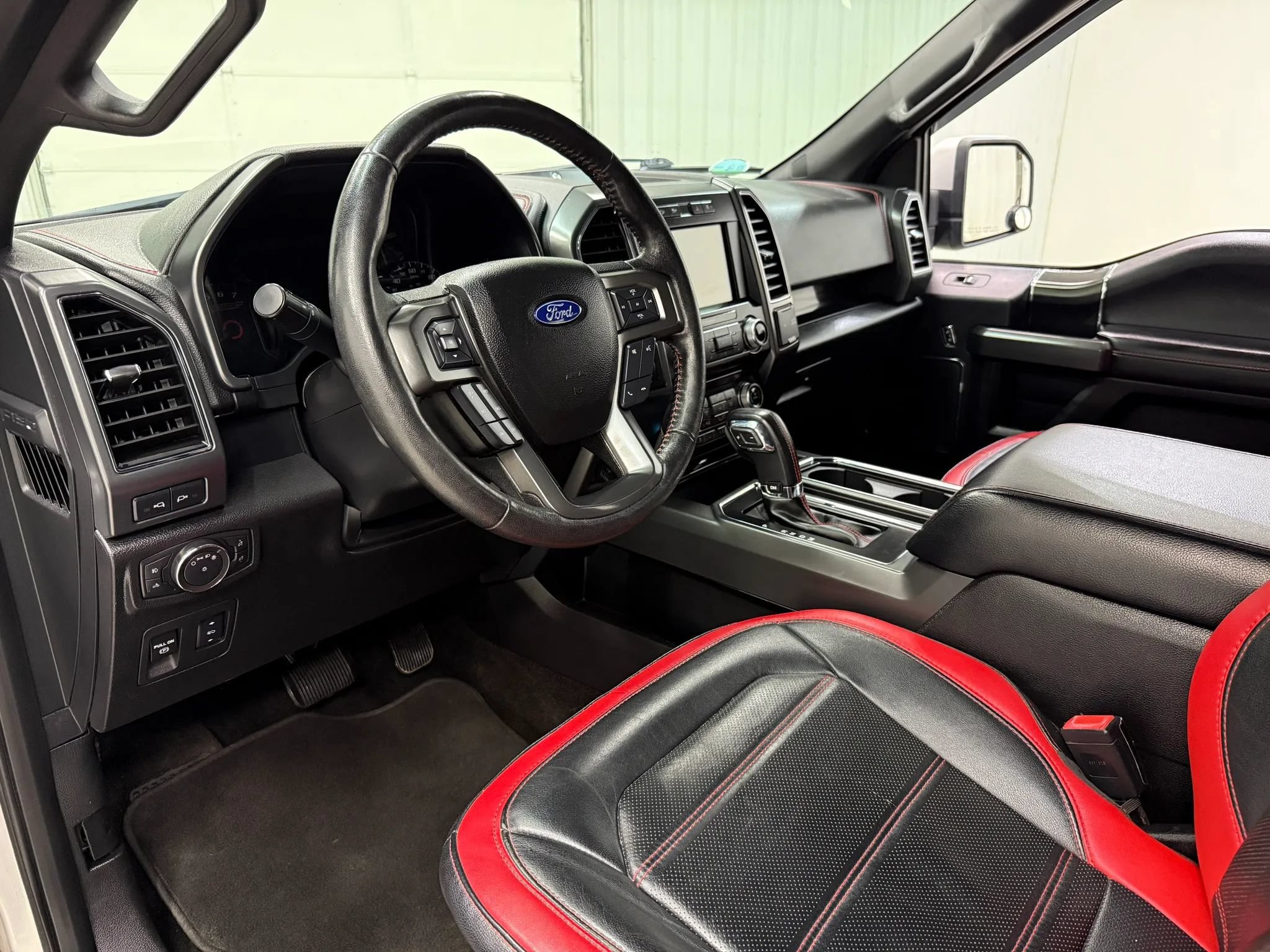 Used 2018 Ford F150 Lariat w/ Equipment Group 502A Luxury AWD/4WD image 11