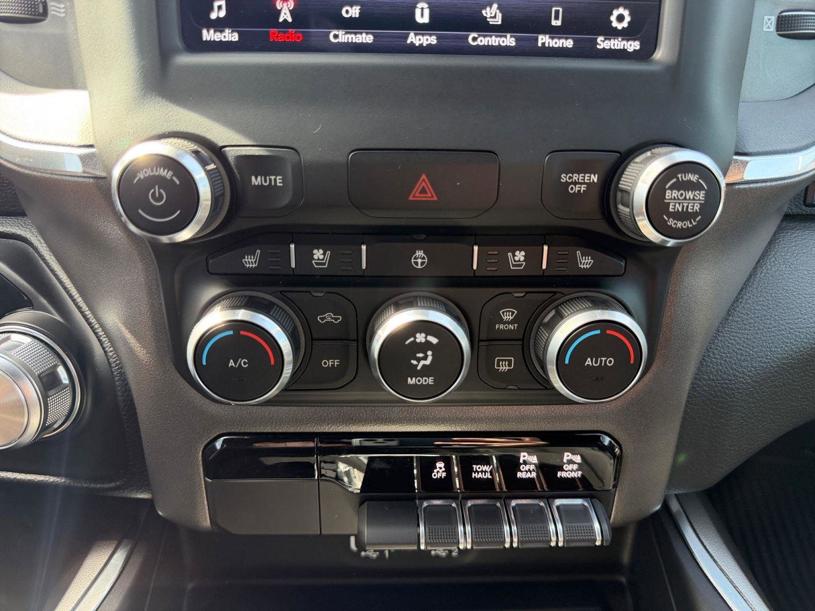 Used 2021 RAM 1500 Laramie w/ Sport Appearance Package image 19