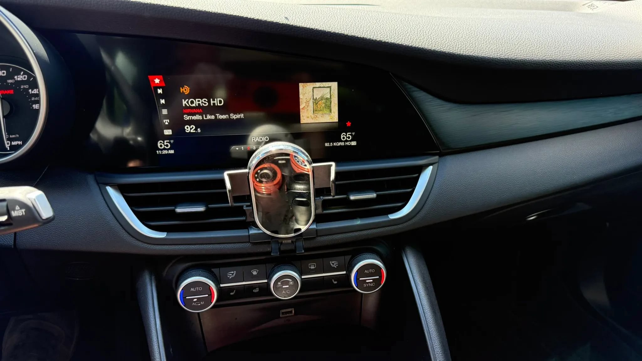 Used 2018 Alfa Romeo Giulia AWD image 22