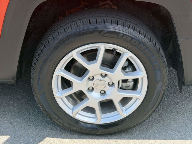 Used 2021 Jeep Renegade Latitude w/ Convenience Group AWD/4WD image 9