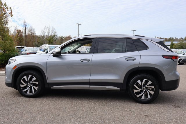 Certified 2025 Volkswagen Tiguan S image 5