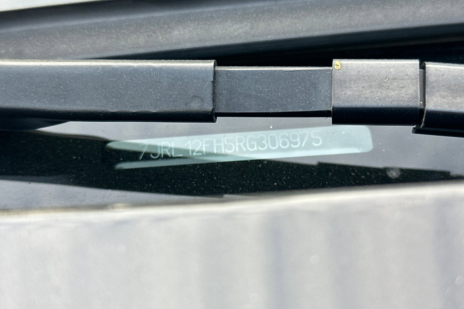 Used 2024 Volvo S60 B5 Plus w/ Climate Package FWD image 3