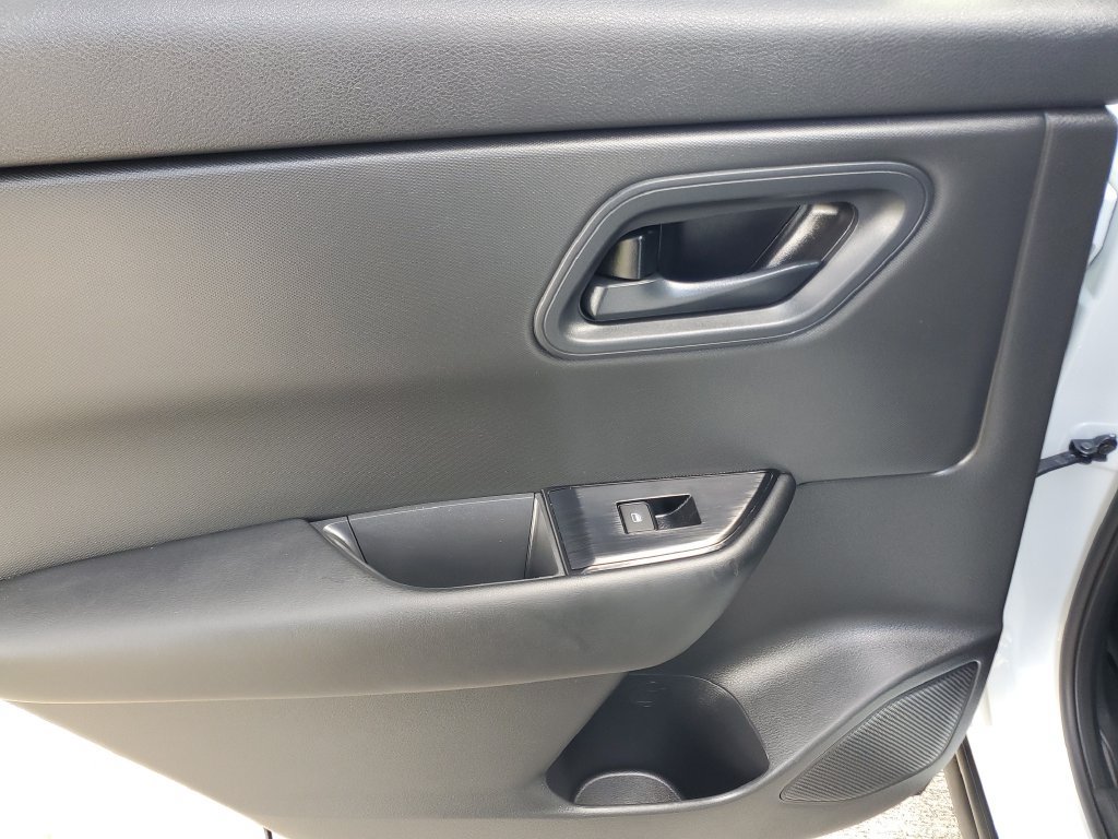 Certified 2025 Nissan Rogue S FWD image 11