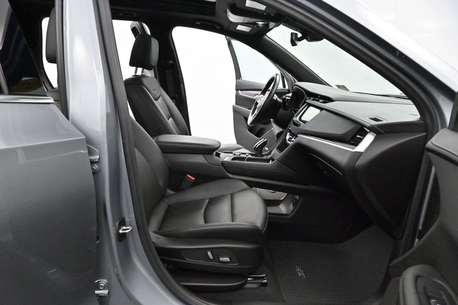 Used 2024 Cadillac XT6 Luxury FWD image 35