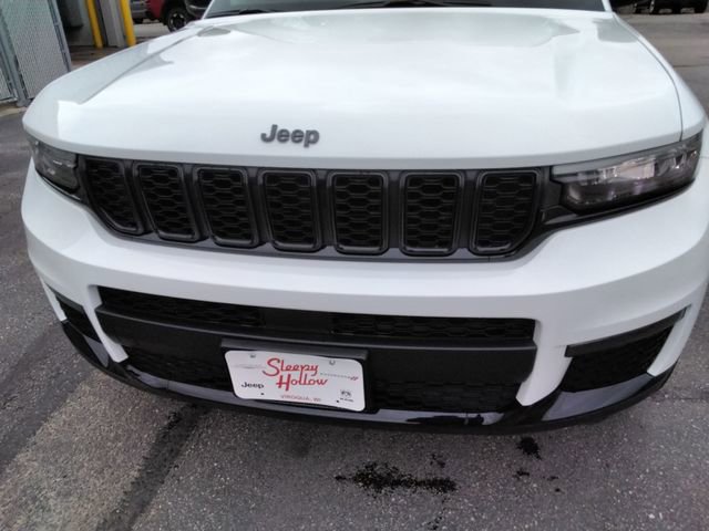 Used 2023 Jeep Grand Cherokee L Limited w/ Black Appearance Package AWD/4WD image 15
