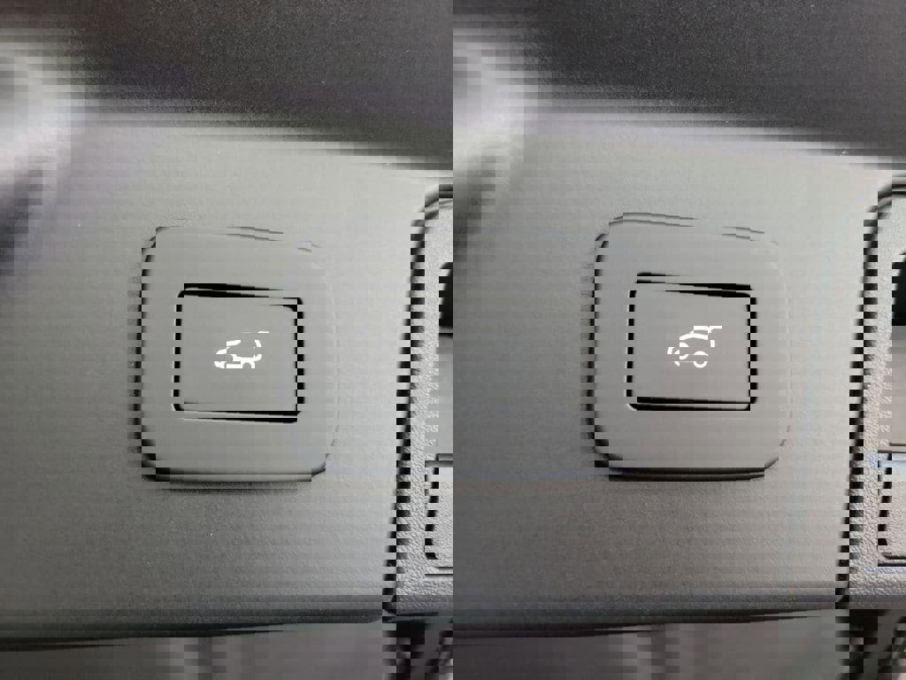 New 2026 Land Rover Range Rover Velar Dynamic SE image 30