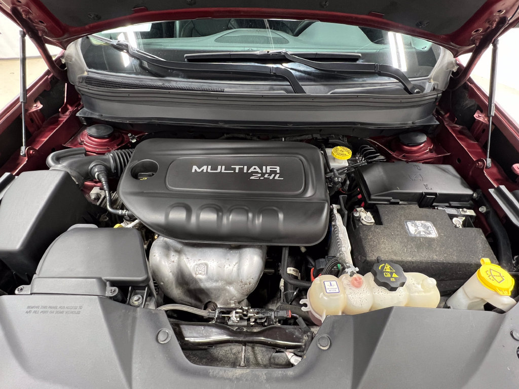 Used 2019 Jeep Cherokee Latitude Plus w/ Comfort/Convenience Group FWD image 27