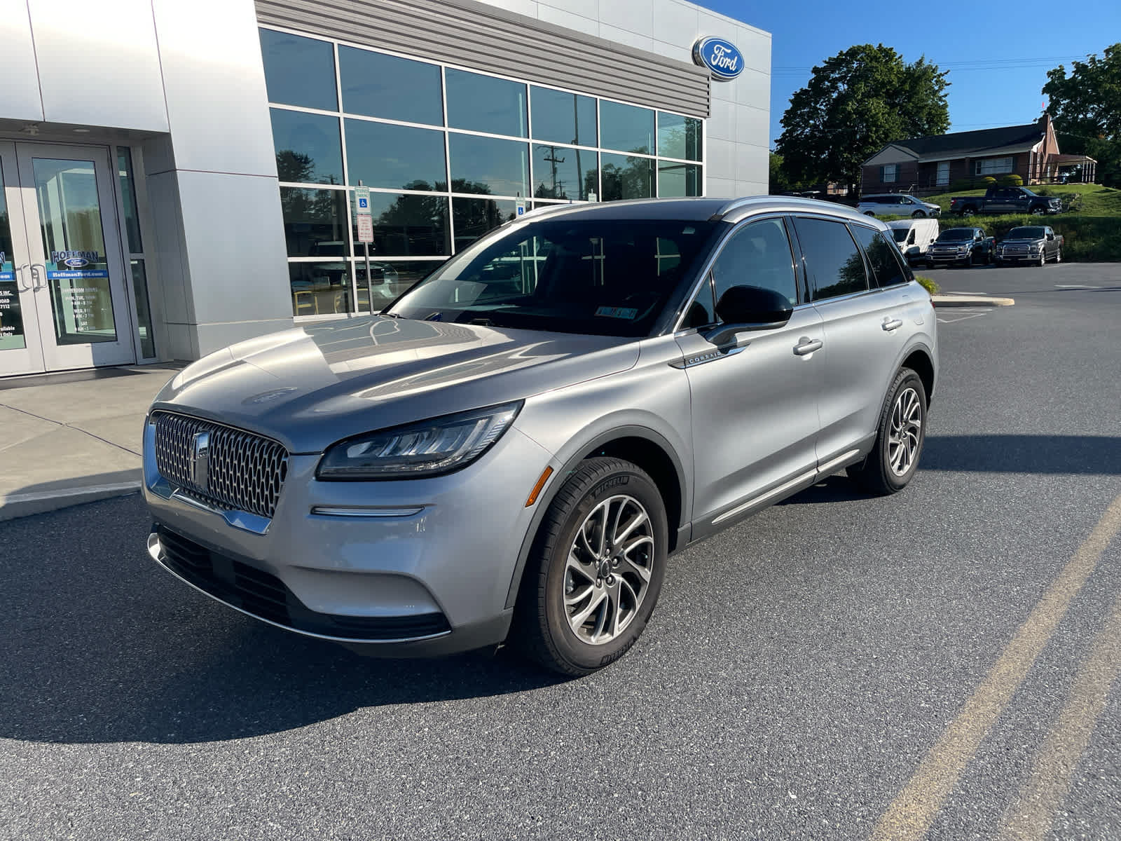 Used 2021 Lincoln Corsair AWD w/ Equipment Group 101A image 2
