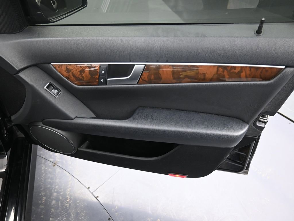 Used 2013 Mercedes-Benz C 300 4MATIC Sedan image 31