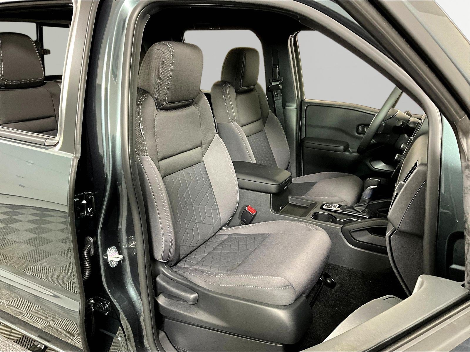 New 2027 Nissan Frontier SV w/ SV Convenience Package AWD/4WD image 18