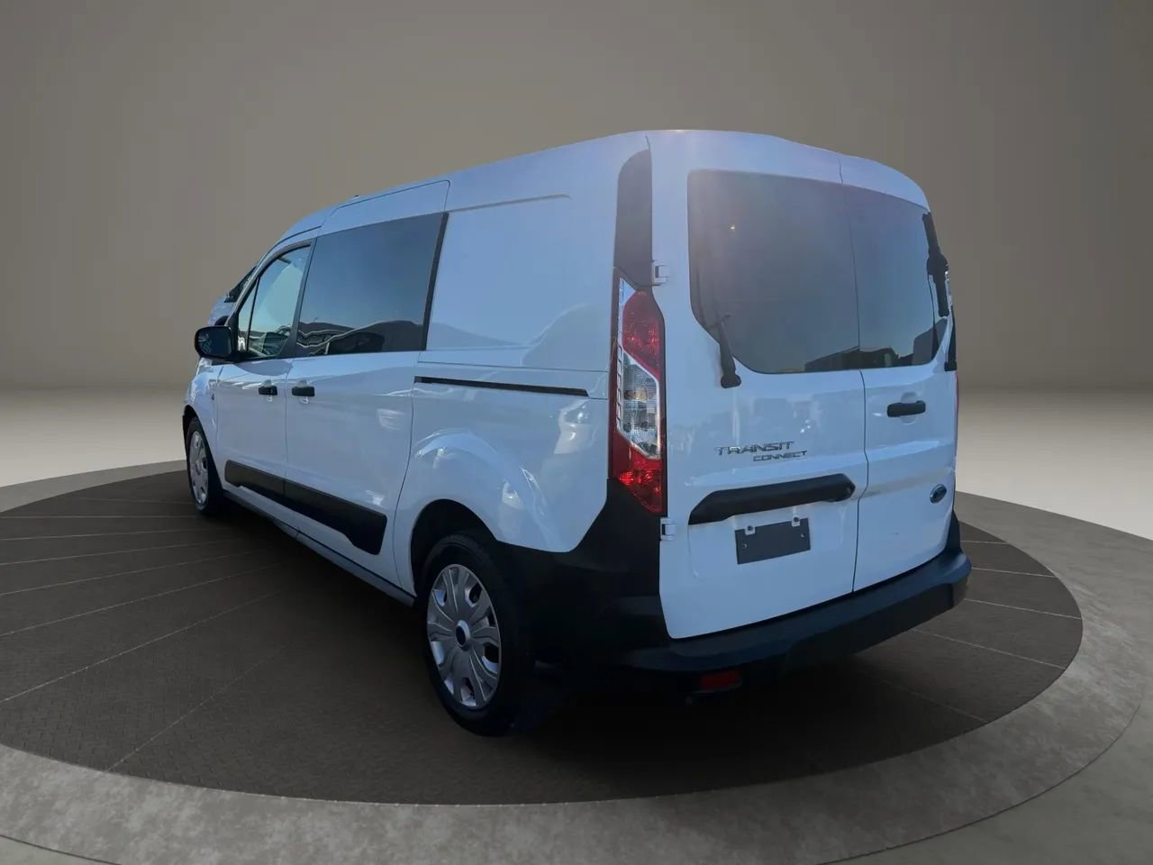 Used 2022 Ford Transit Connect XL image 4