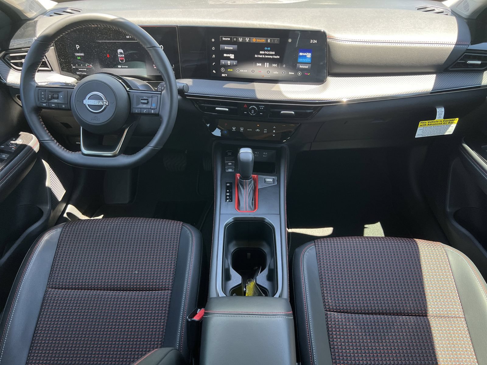 Certified 2025 Nissan Kicks SR AWD/4WD image 2