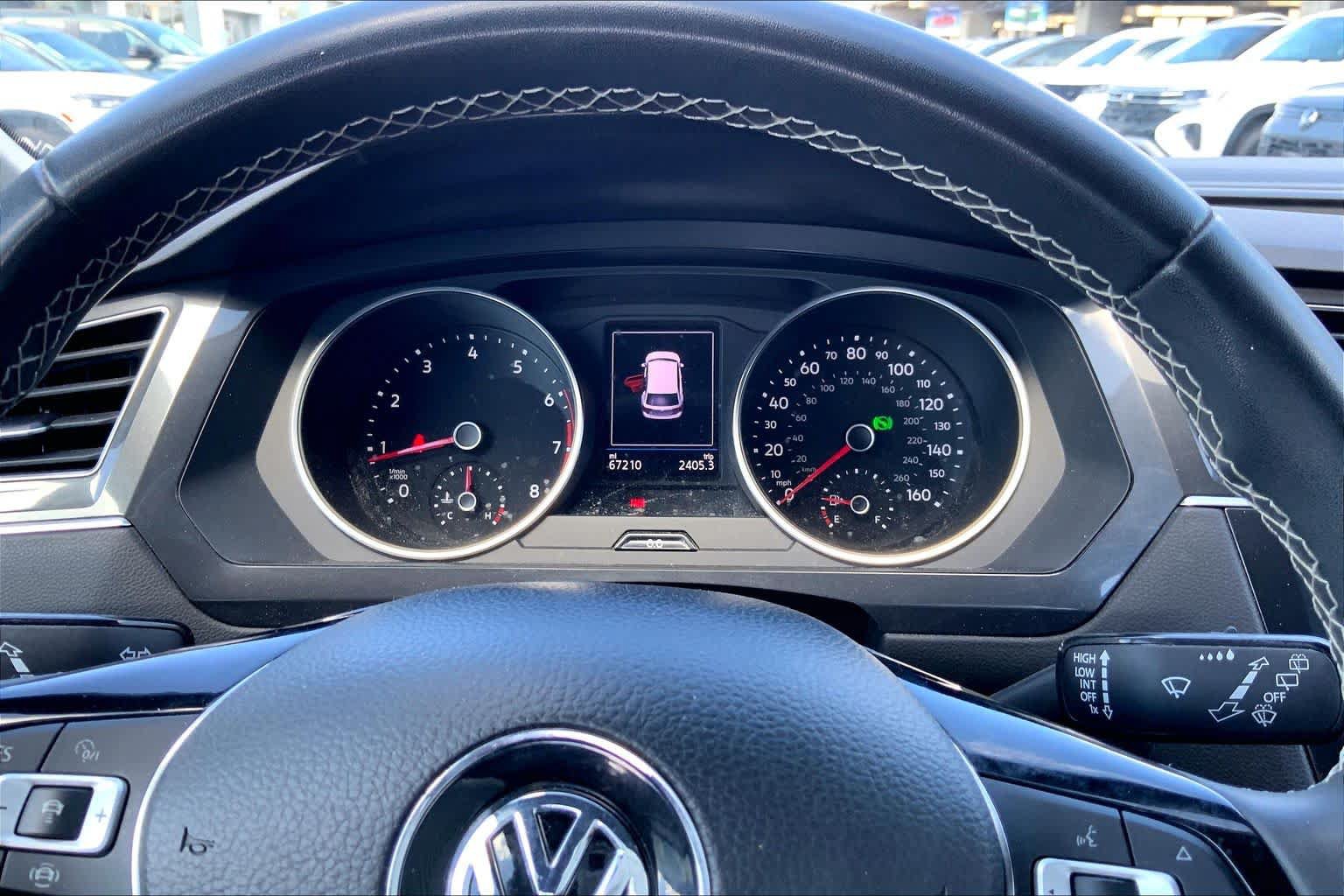 Used 2021 Volkswagen Tiguan SE FWD image 17