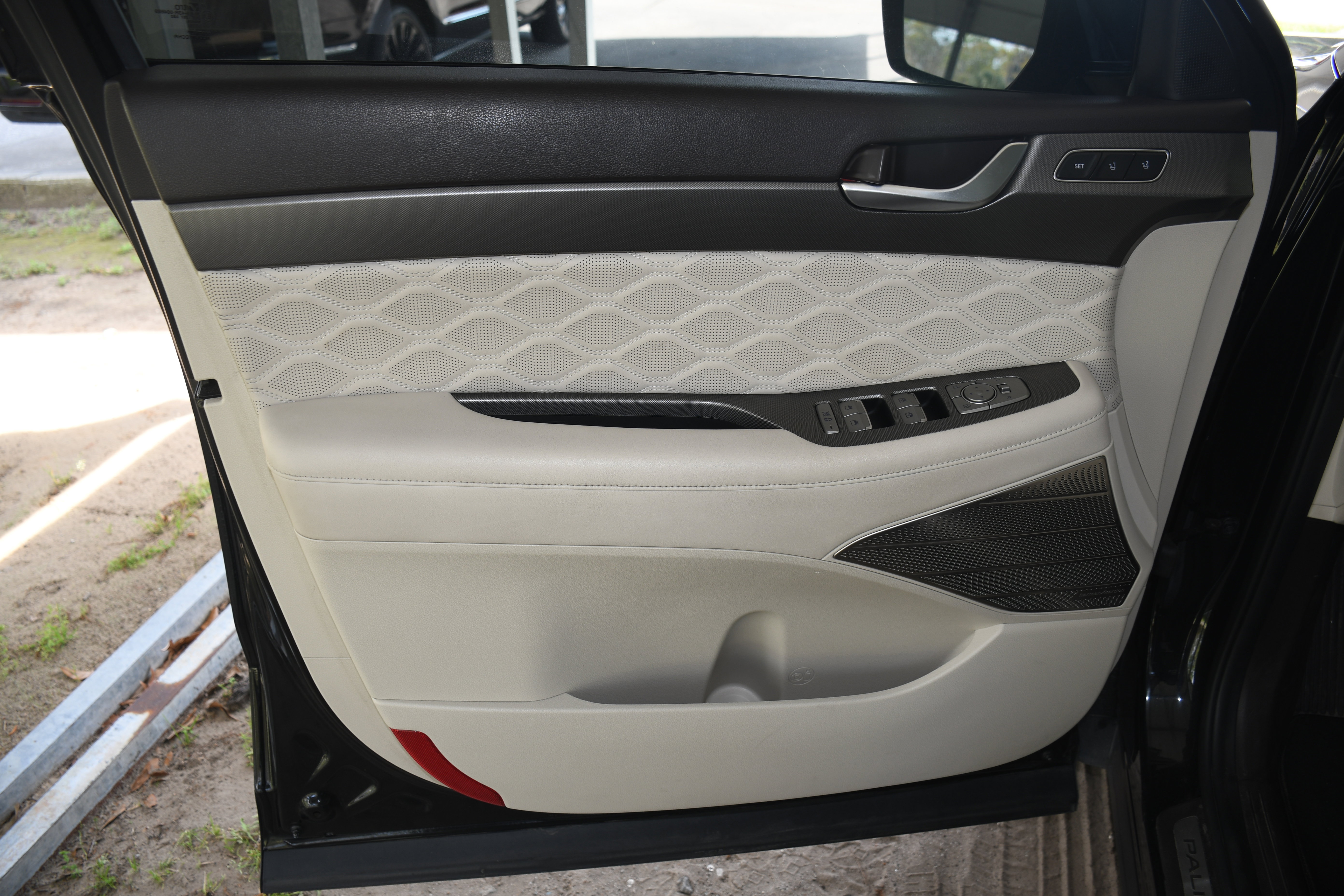 Used 2021 Hyundai Palisade Calligraphy image 8