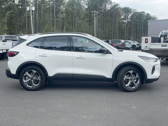 Certified 2025 Ford Escape ST-Line AWD/4WD image 2