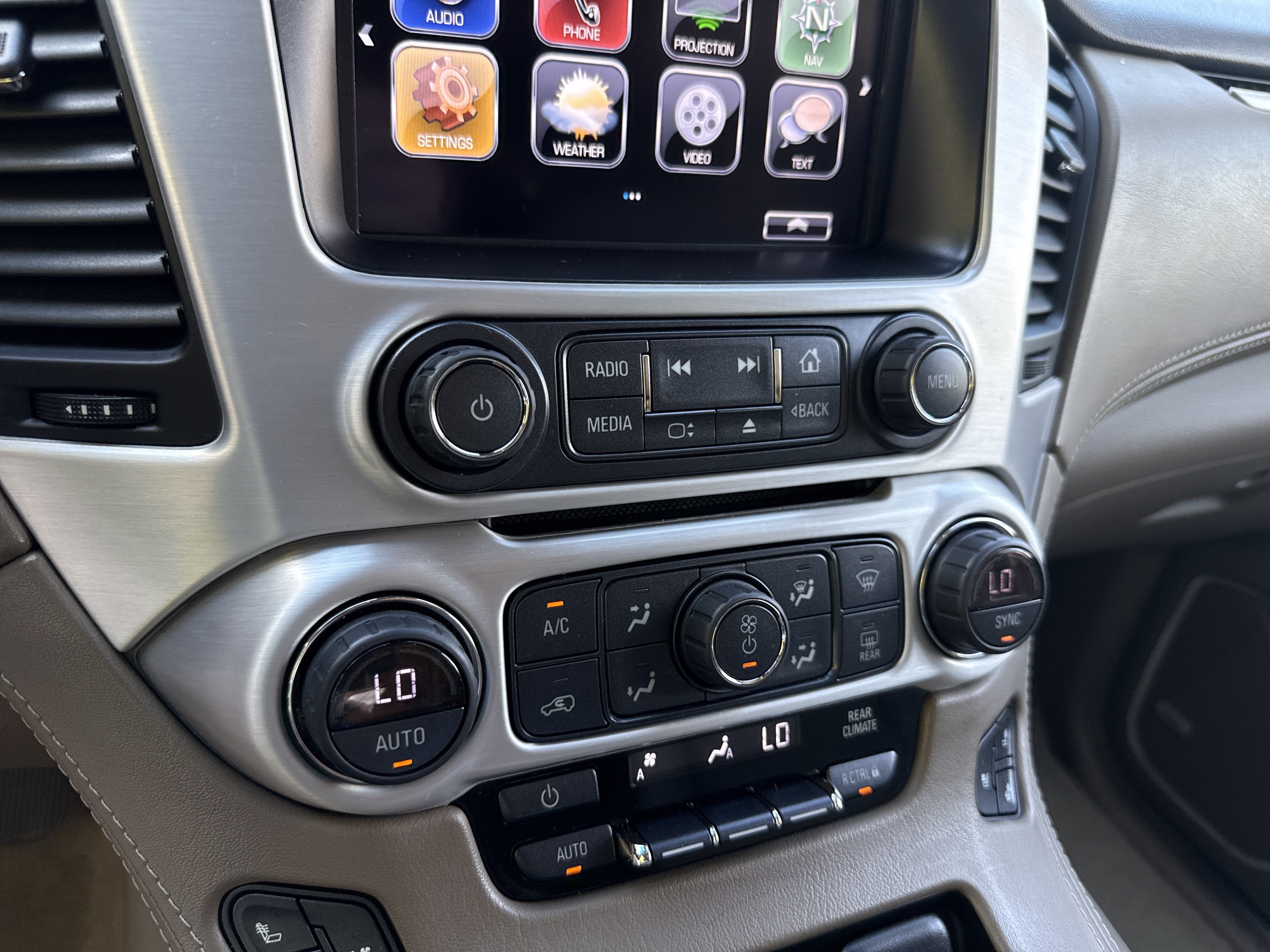 Used 2018 GMC Yukon SLT w/ Premium Edition RWD image 30