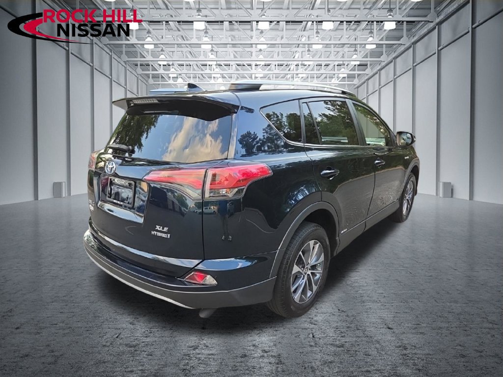Used 2017 Toyota RAV4 XLE w/ All Weather Liner Package AWD/4WD image 7