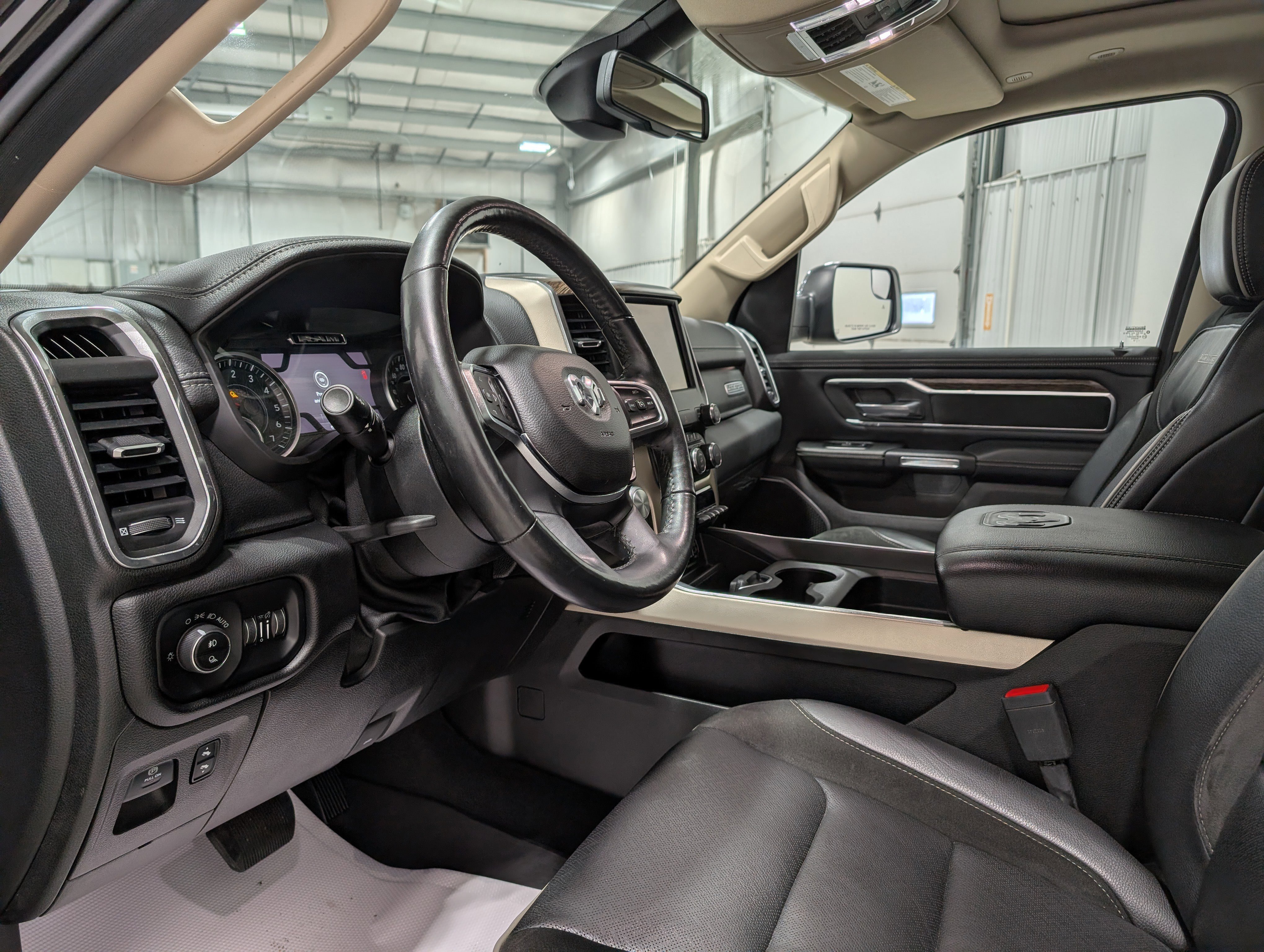 Used 2019 RAM 1500 Laramie image 16