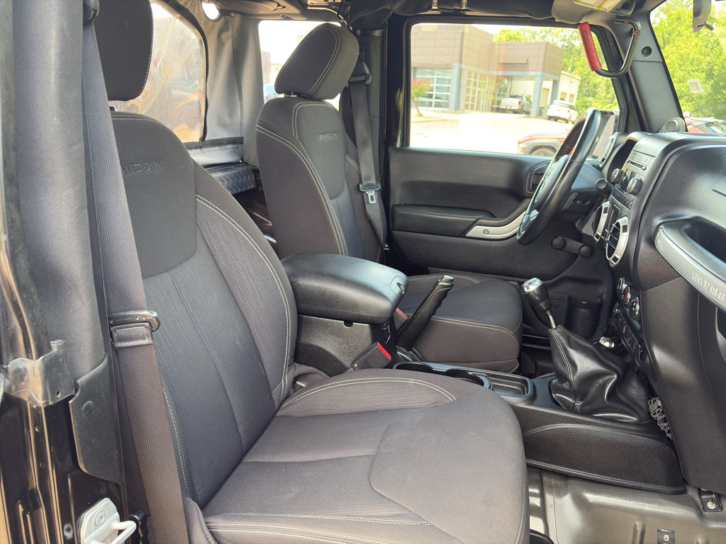 Used 2013 Jeep Wrangler Rubicon AWD/4WD image 10
