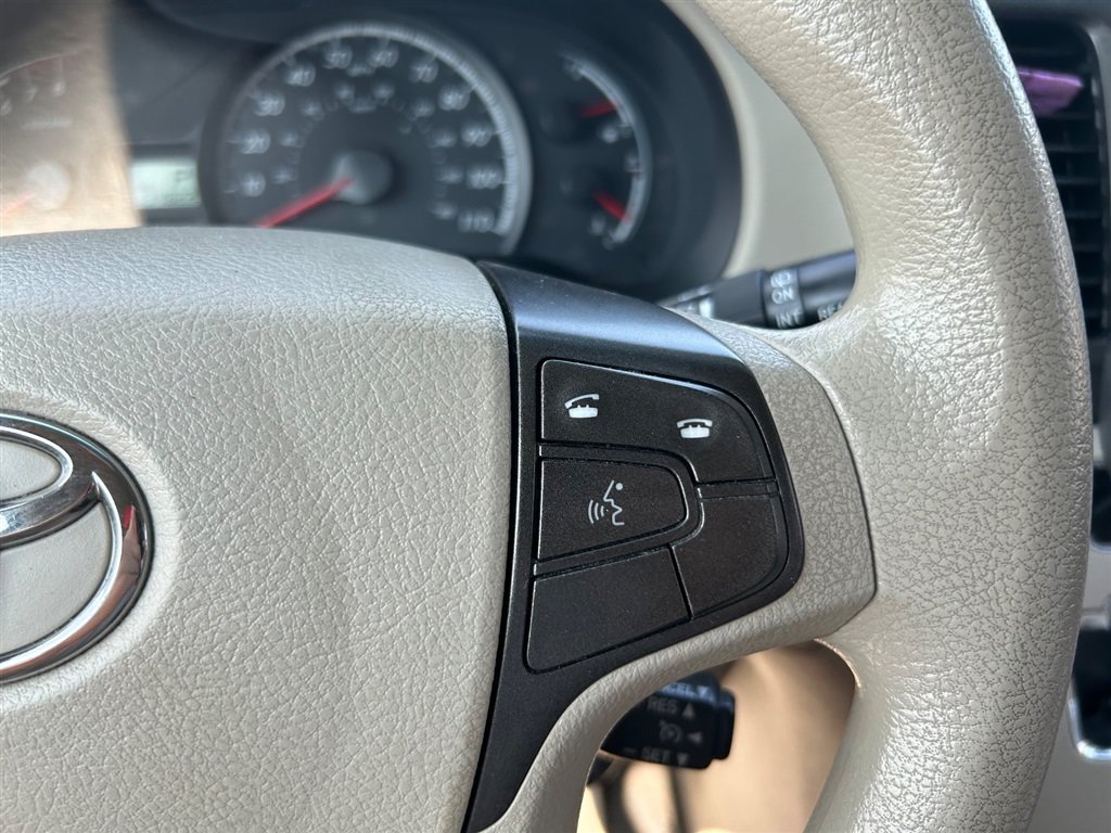 Used 2012 Toyota Sienna LE w/ Towing Pkg AWD/4WD image 14