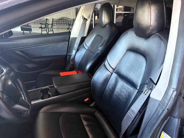 Used 2018 Tesla Model 3 Long Range RWD image 11