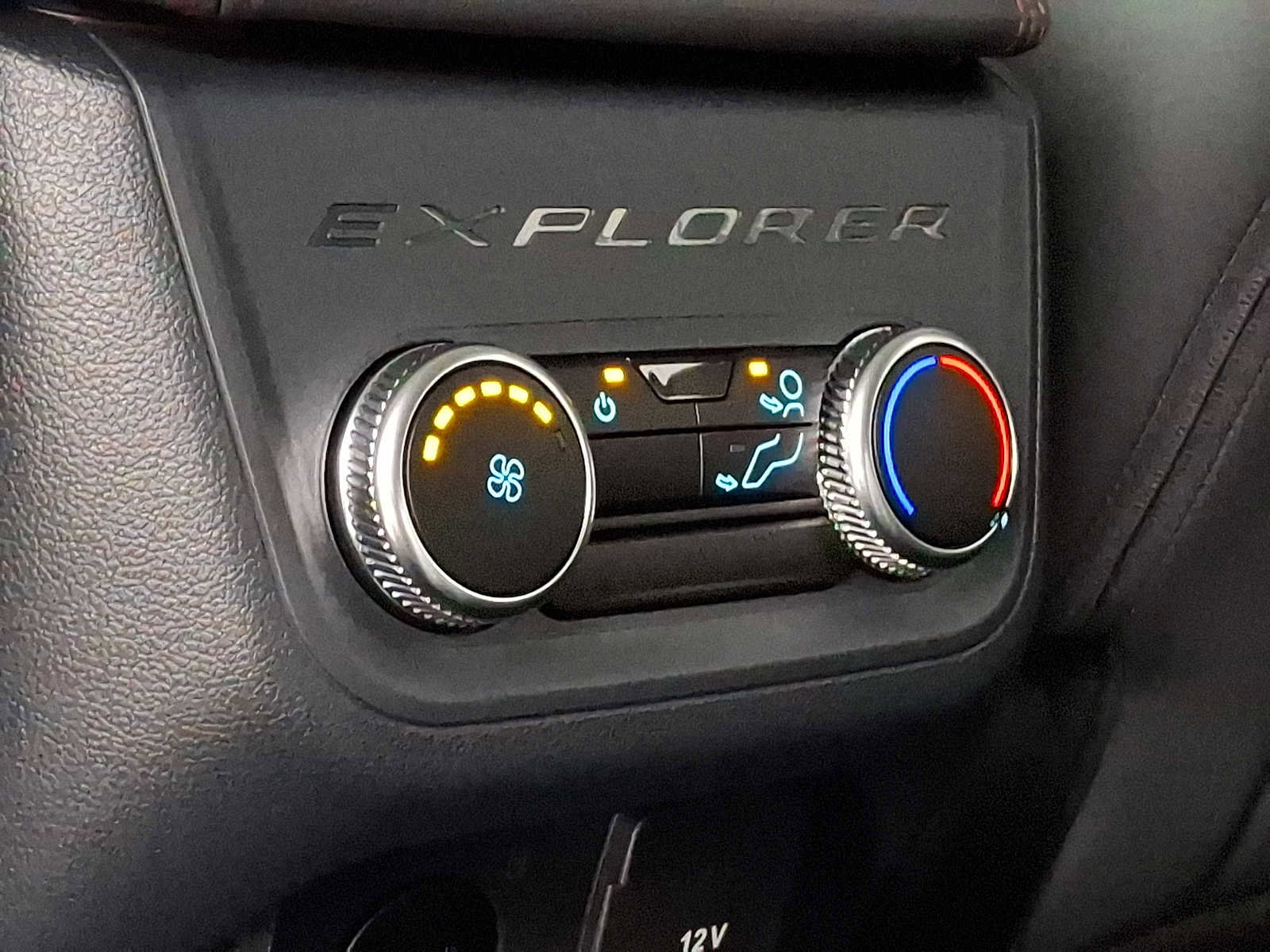 New 2026 Ford Explorer Active w/ Active Comfort Package AWD/4WD image 10