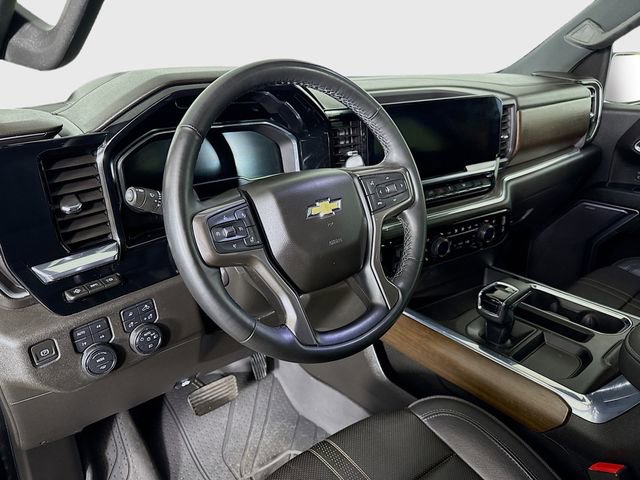 Used 2024 Chevrolet Silverado 1500 High Country w/ High Country Premium Package image 11