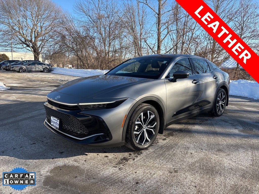 Used 2023 Toyota Crown Limited image 3