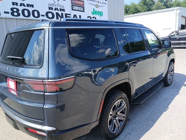 Used 2023 Jeep Wagoneer 4WD w/ Premium Group I image 3