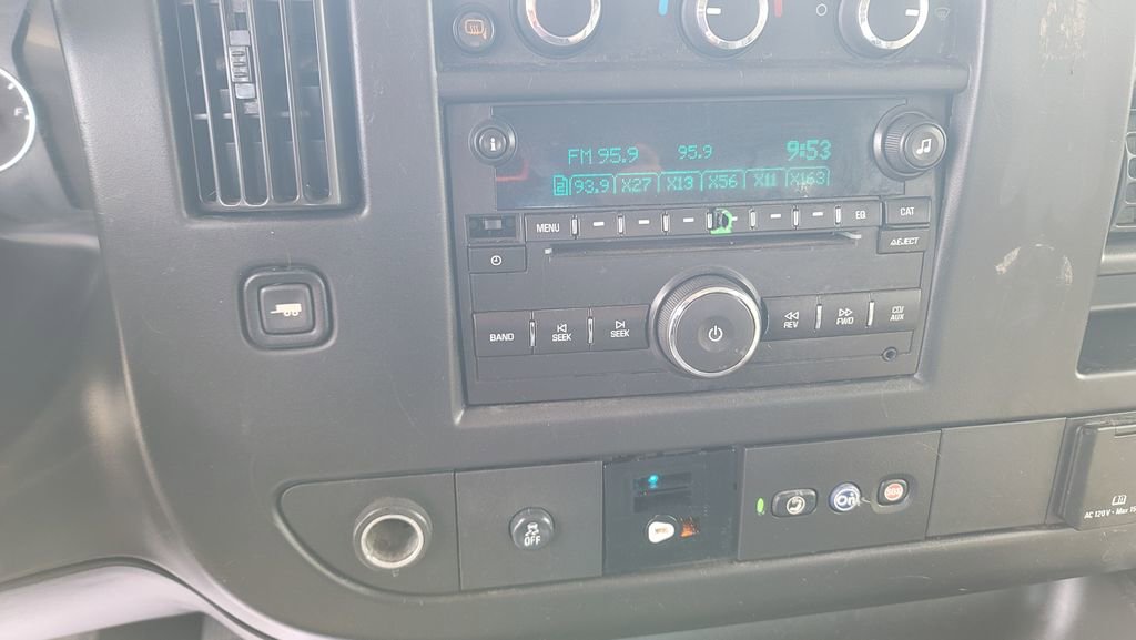 Used 2017 GMC Savana 2500 image 23