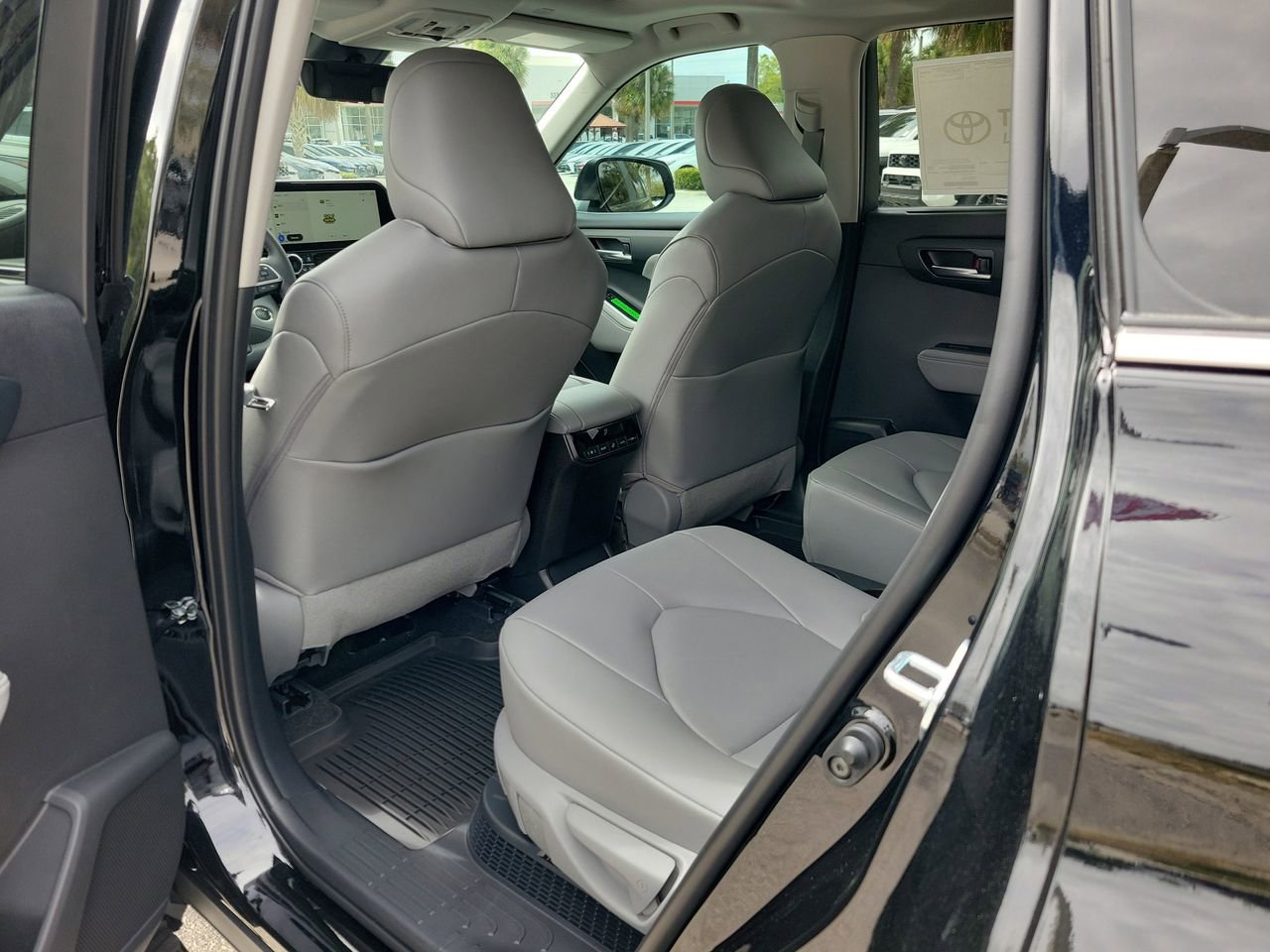 New 2026 Toyota Highlander XLE image 11