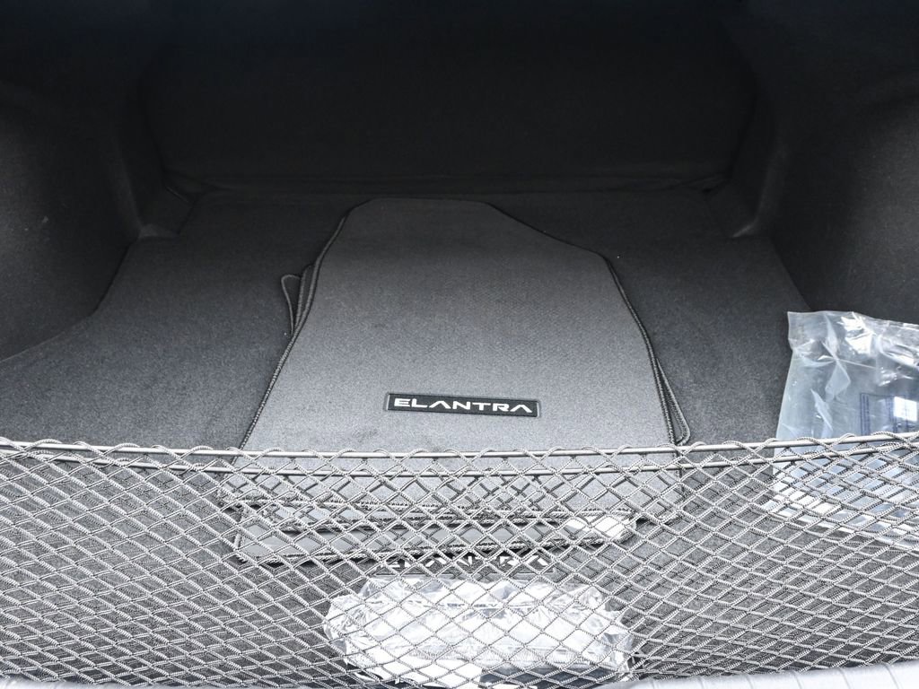 Certified 2025 Hyundai Elantra Sport image 22