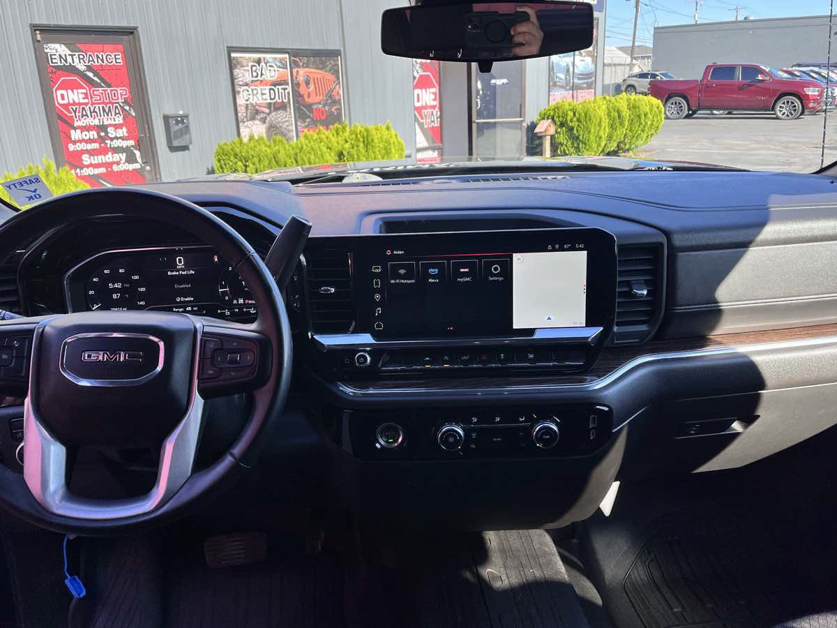Used 2023 GMC Sierra 1500 SLE w/ Enhanced Capability Package AWD/4WD image 7