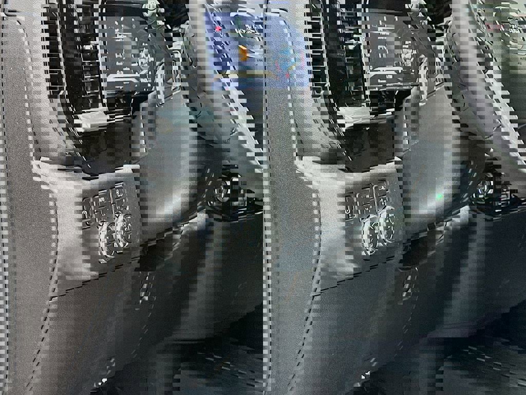 New 2026 GMC Sierra 3500 SLT image 13